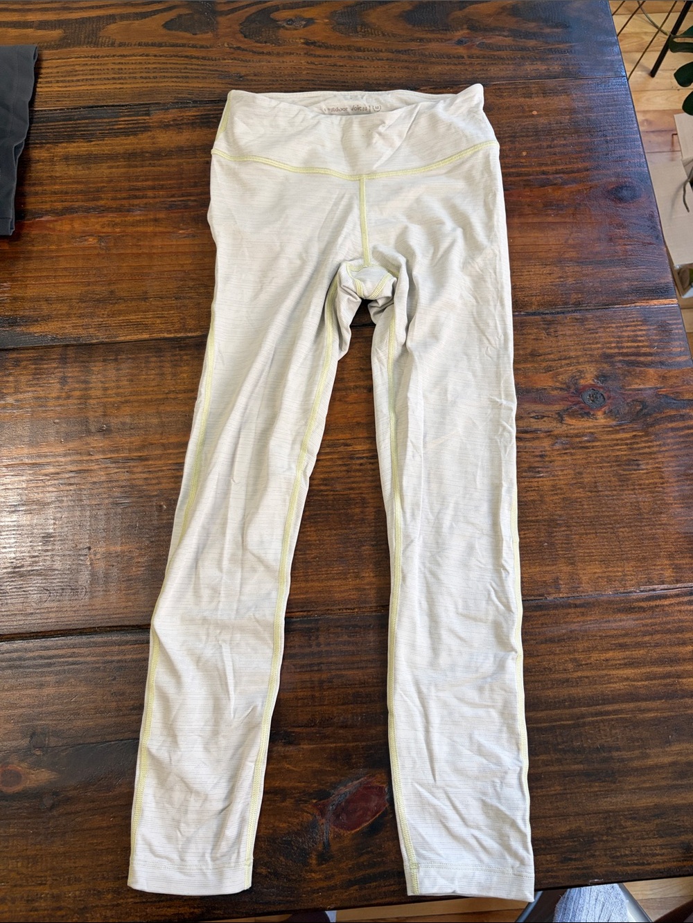 Outdoor voices butter yellow tech sweat 3/4 leggings